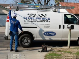 service-ladder-van-1-768×432-1