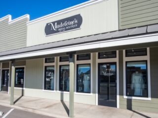 schedule-visit-bridal-boutique-clovis